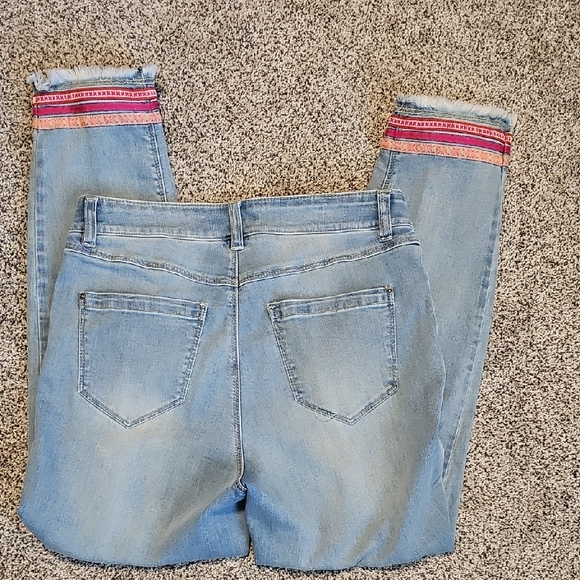CHARLIE B Denim - CHARLIE B Light Blue Jeans with Pink Accents